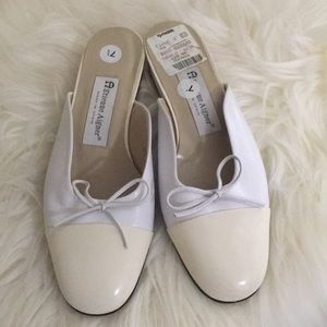 Etienne Aigner 7.5 flats white cream backless bow